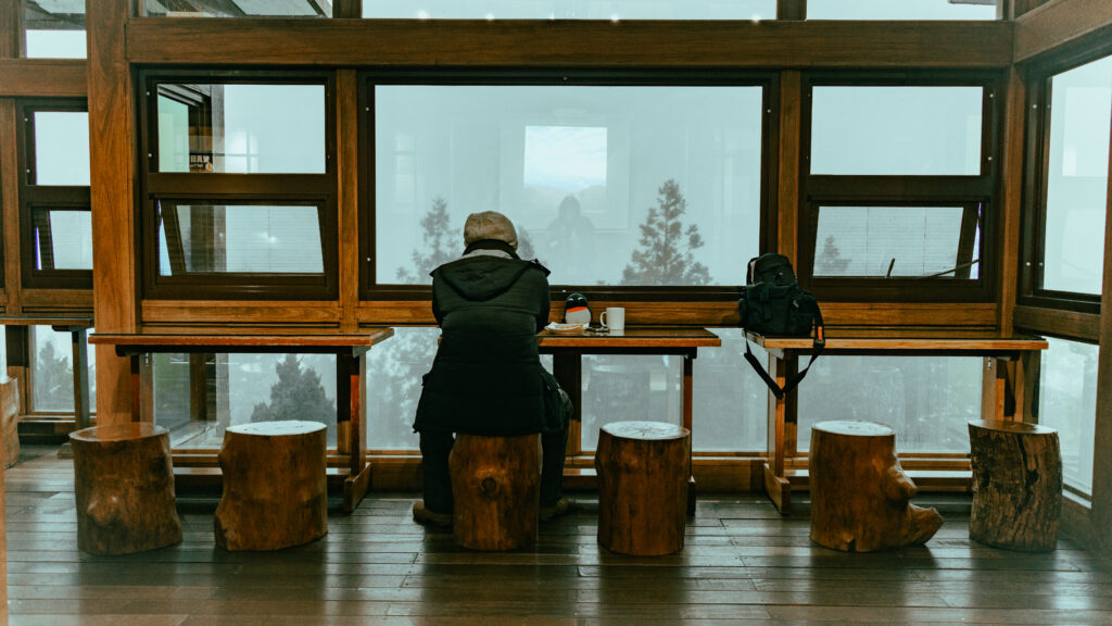 逃離現實走進遊戲畫面中的遺落之境—太平山國家森林遊樂區 太平山,宜蘭太平山,太平山住宿,太平山遊樂區,太平山森林遊樂區,太平山天氣,太平山蹦蹦車,森林鐵道,森林步道,健走步道,登山步道,鐵道,肖楠館,背包客,雲海咖啡廳