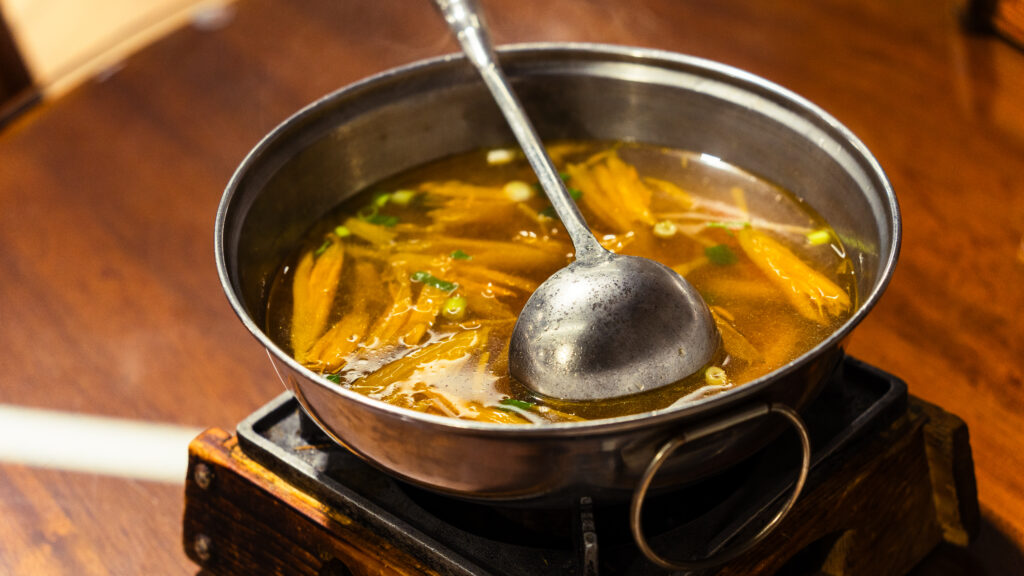 逃離現實走進遊戲畫面中的遺落之境—太平山國家森林遊樂區 太平山,宜蘭太平山,太平山住宿,太平山遊樂區,太平山森林遊樂區,太平山天氣,太平山蹦蹦車,森林鐵道,森林步道,健走步道,登山步道,鐵道,肖楠館,背包客,雲海咖啡廳,太平山餐廳