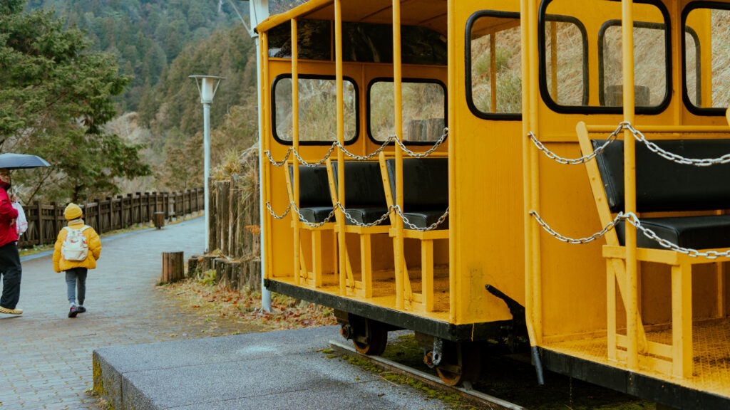 逃離現實走進遊戲畫面中的遺落之境—太平山國家森林遊樂區 太平山,宜蘭太平山,太平山住宿,太平山遊樂區,太平山森林遊樂區,太平山天氣,太平山蹦蹦車,森林鐵道,森林步道,健走步道,登山步道,鐵道,肖楠館,背包客,雲海咖啡廳,太平山餐廳