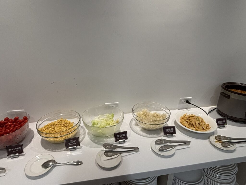 逃離現實走進遊戲畫面中的遺落之境—太平山國家森林遊樂區 太平山,宜蘭太平山,太平山住宿,太平山遊樂區,太平山森林遊樂區,太平山天氣,太平山蹦蹦車,森林鐵道,森林步道,健走步道,登山步道,鐵道,肖楠館,背包客,雲海咖啡廳,太平山餐廳,太平山美食,麵包,,吐司,包子